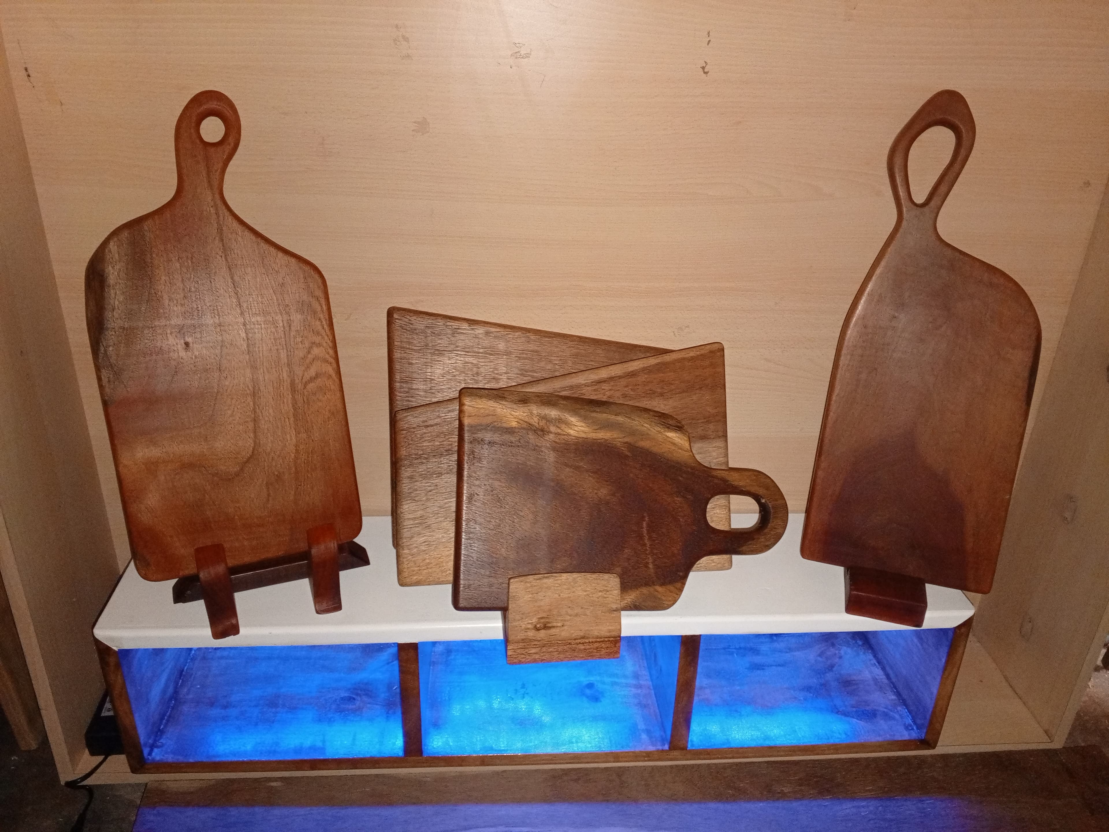 El taller, tablas de picar y mas